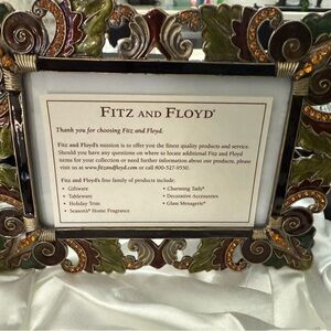 Fitz and Floyd Elegant Leaf Frame with Gold Accents